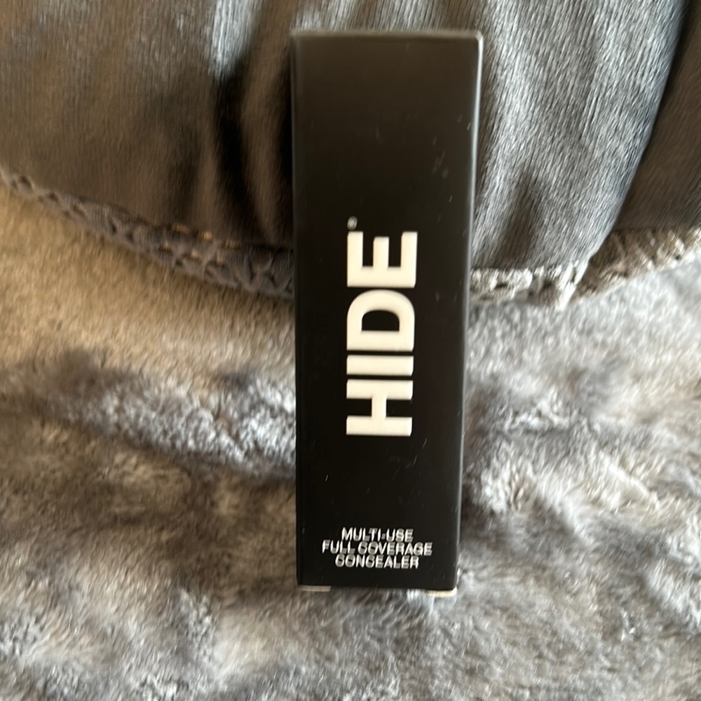 HIDE full coverage concealer NIB